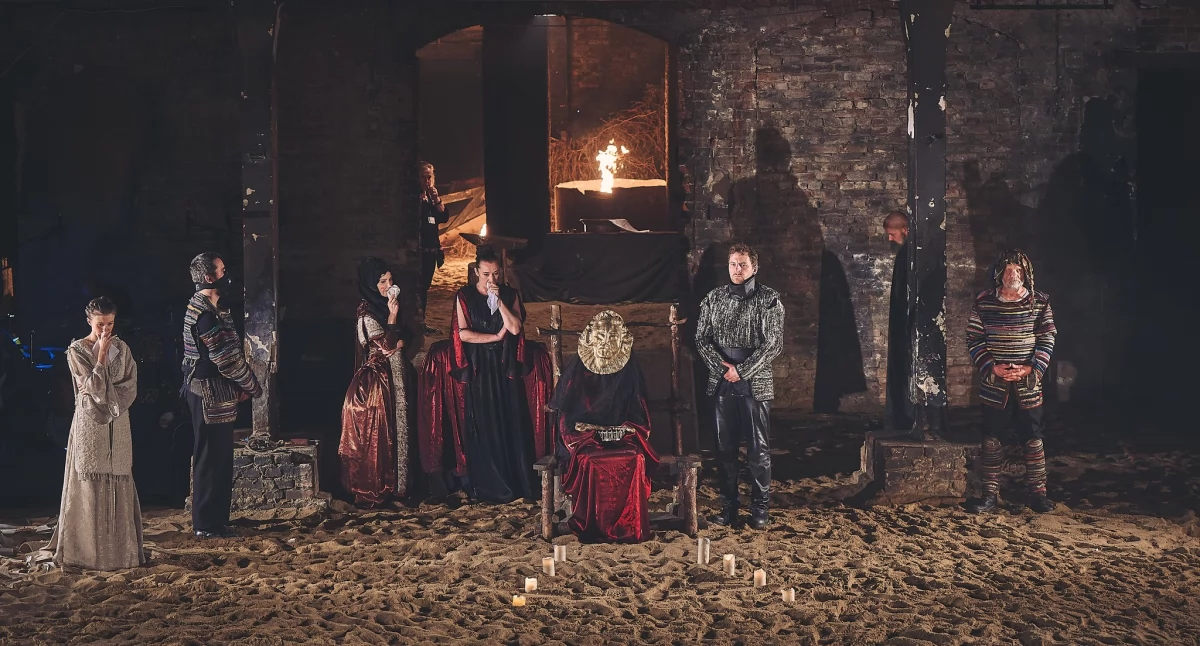 Zdjęcie: Hamlet Fot. Karol Budrewicz