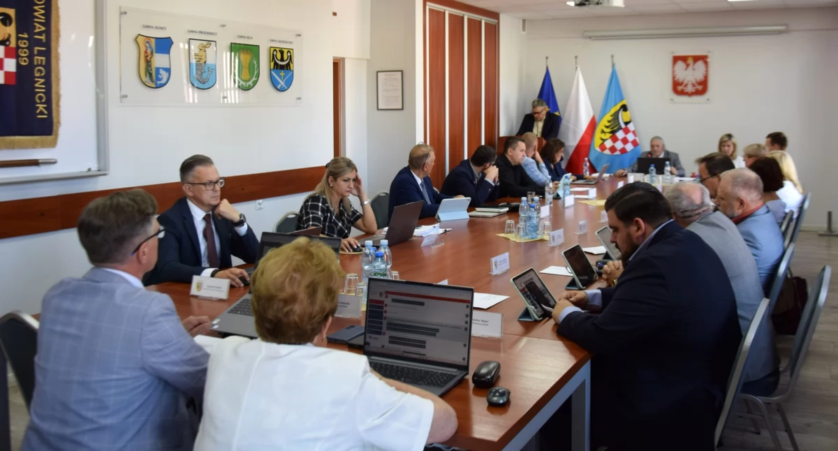 Zdjęcie: XV sesja Rady Powiatu Legnickiego Fot.: Starostwo Powiatowe