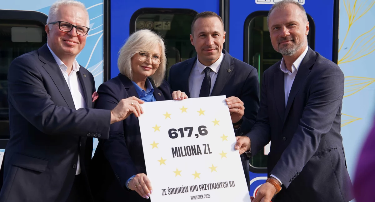 Zdjęcie: (od lewej) Marek Łapiński, Monika Włodarczyk, Paweł Gancarz, Jarosław Rabczenko. Fot. Urząd Marszałkowski Województwa Dolnośląskiego