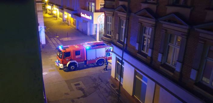 Legnica: Pożar w Żabce w centrum Legnicy