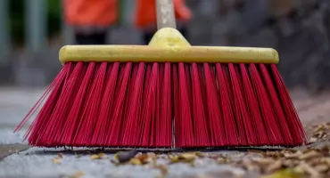Trzy oferty na utrzymanie płyty Rynku w Legnicy. Prywatna firma tańsza od LPGK