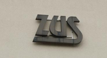 Czy emeryt może nadal pracować i nie stracić świadczenia z ZUS ? 